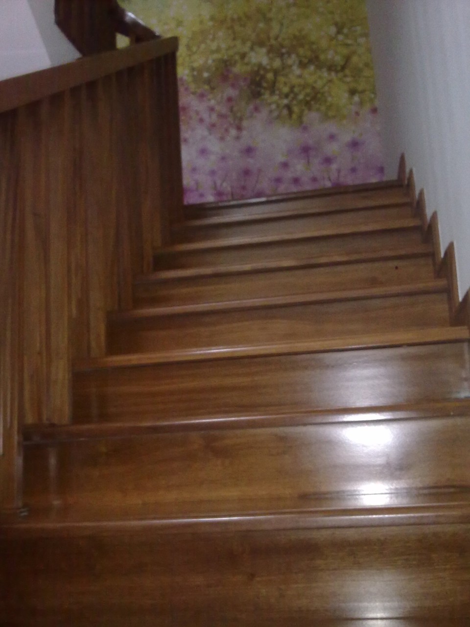 Cầu thang gỗ óc chó cau-thang-go-oc-cho